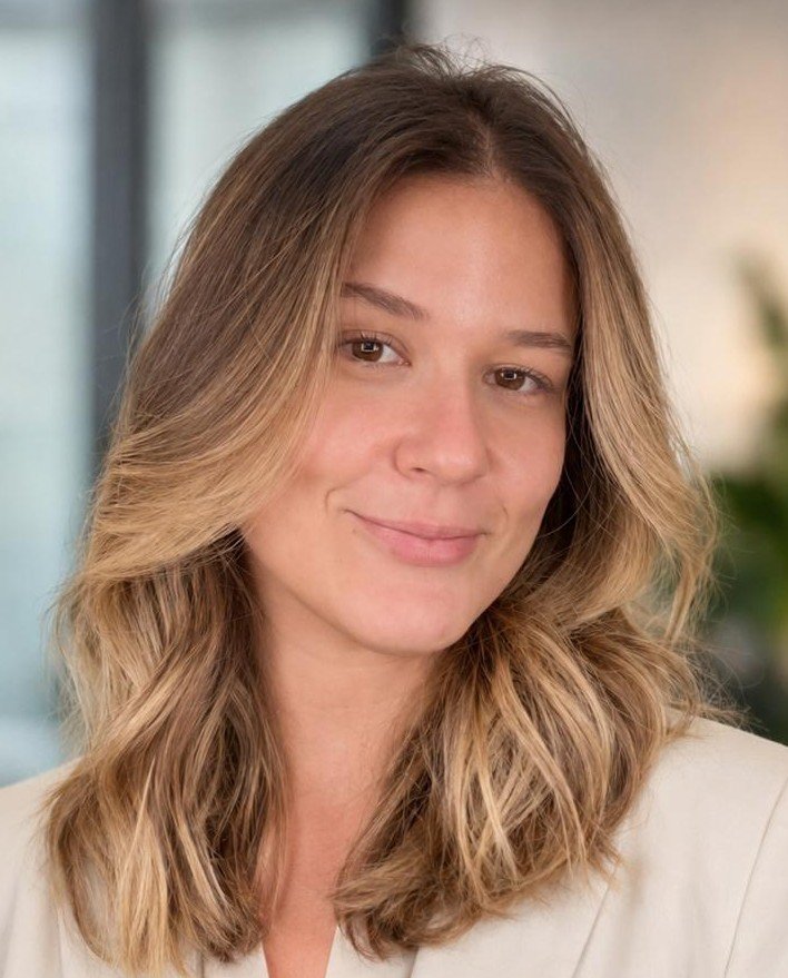 Laís, who teaches Portuguese and English at Learn with Laís